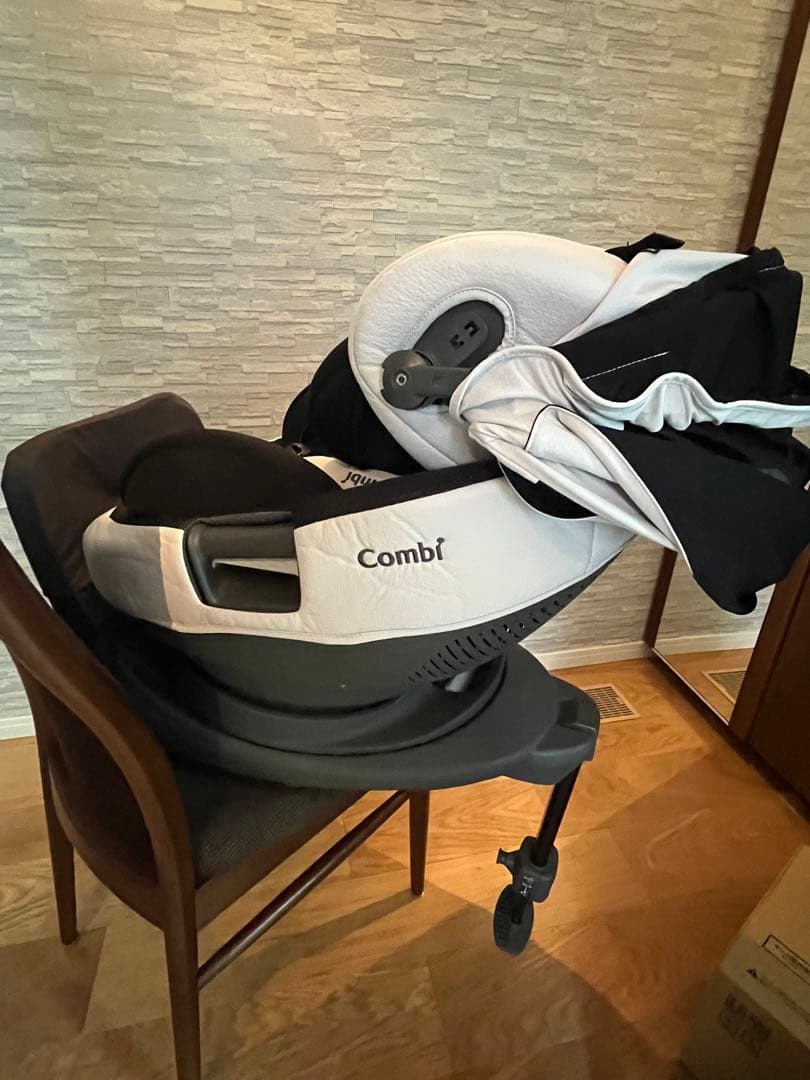 combi チャイルドシート the S