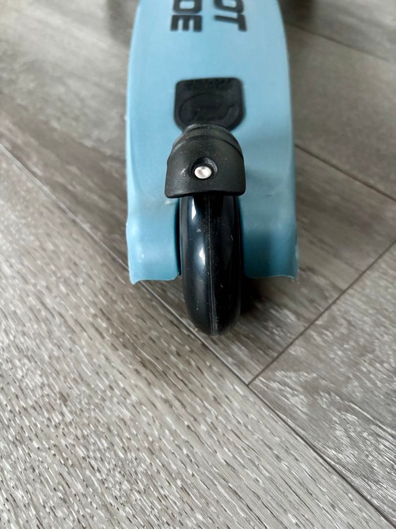 SCOOT AND RIDE 三輪車 ブルー 室内使用のみ