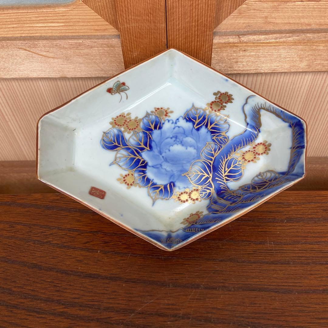 色絵古伊万里金彩花蝶の図菱皿 - メルカリ