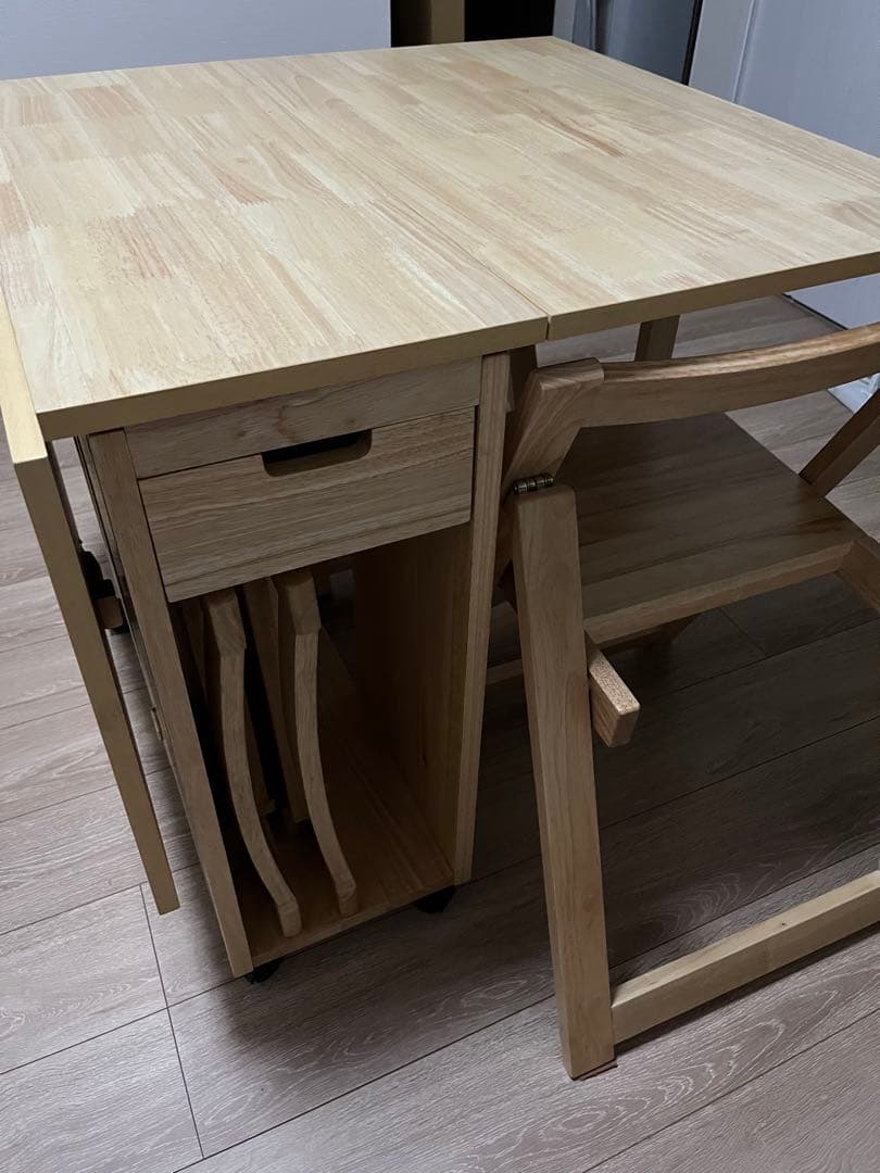 【直接引き取り限定】(愛知県名古屋市)折りたたみダイニングテーブル 椅子付き