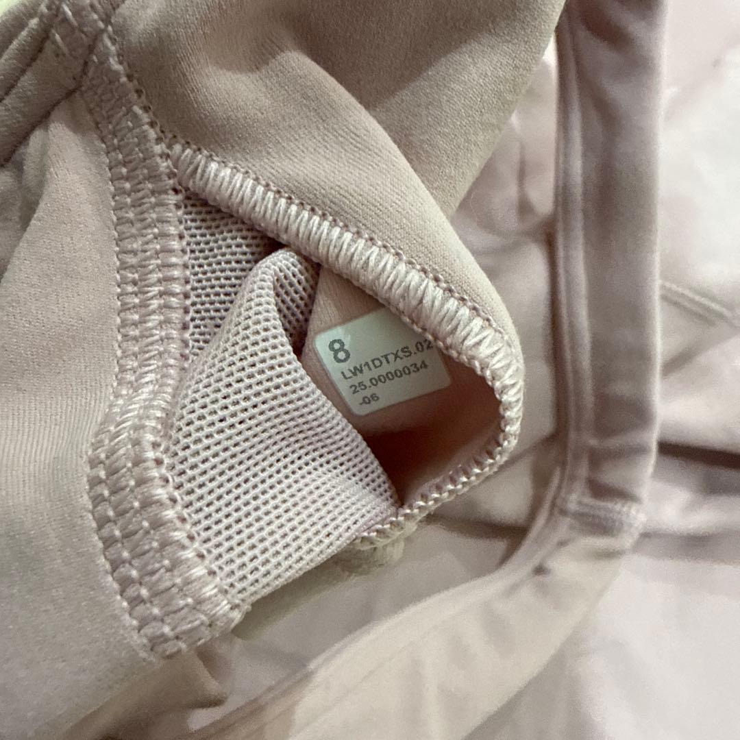 3点まとめ　ルルレモン　ピンクのタンク、白いクロスバックタンク、薄紫のタンク