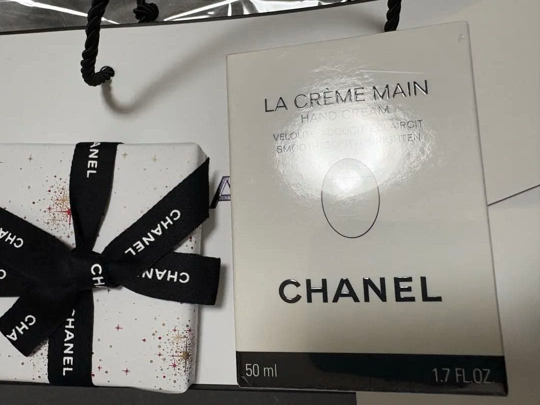 こ*ろ様 【最終値下げ】６日まで　CHANEL ミラー　リップ　ハンドクリーム CHANEL（シャネル） [正規ラッピング済] ギフトボックス セット ハンド