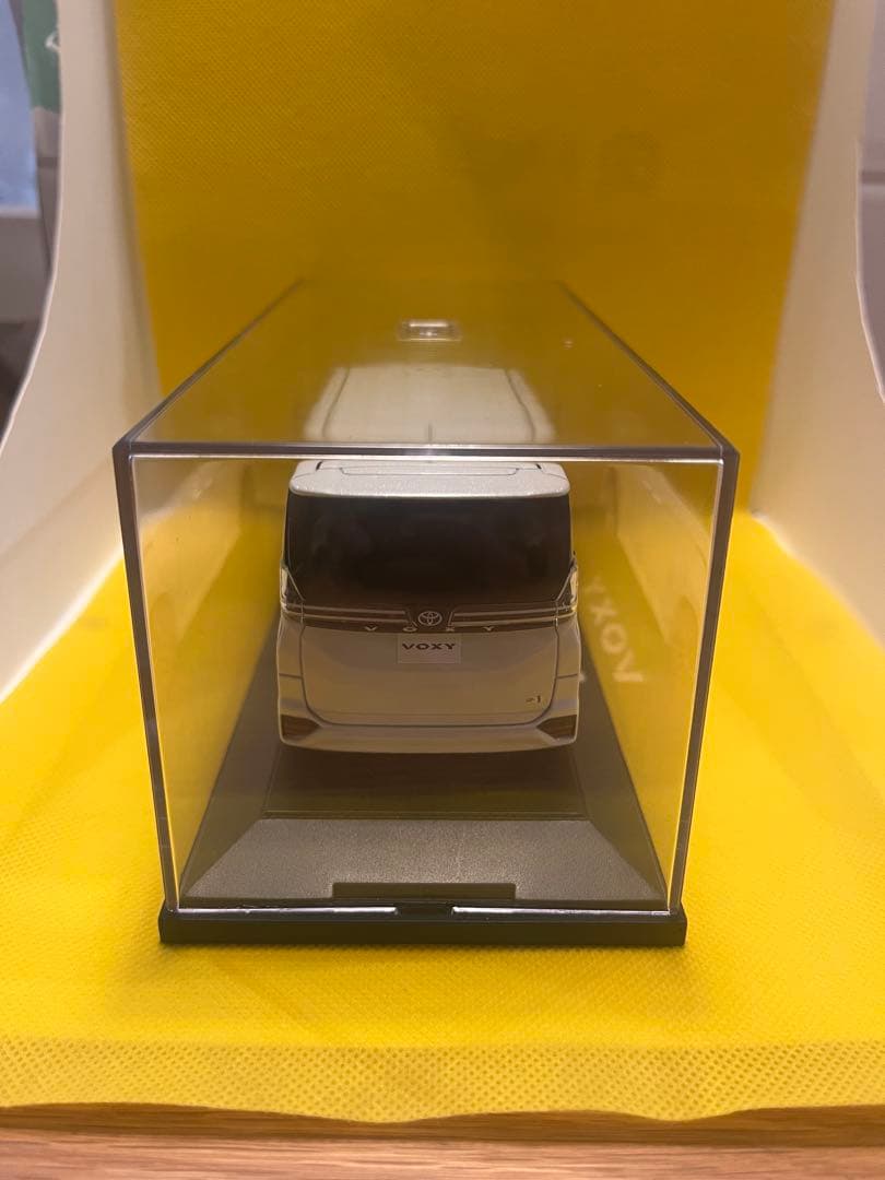 トヨタ　ヴォクシー　VOXY カラーサンプル