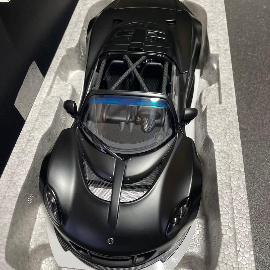 オートアート1/18ヘネシー　ヴェネム GT