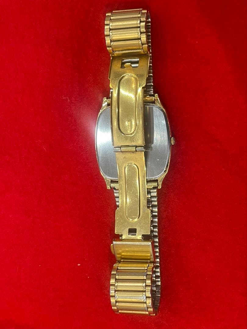 ビンテージSEIKO クォーツ 腕時計 スクエア型クラシカルデザイン