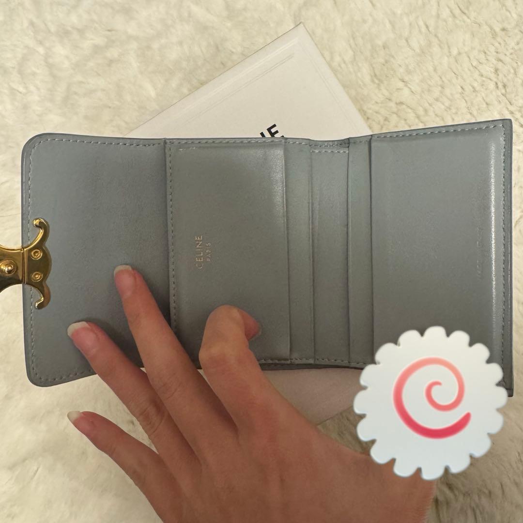 セリーヌ　スモール フラップウォレット トリオンフ　シャイニーカーフスキン