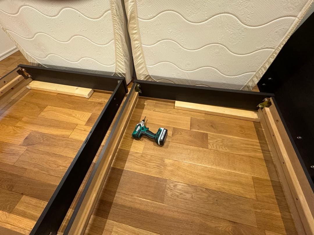 グランツ Granz ベッドフレーム　シングル2つ