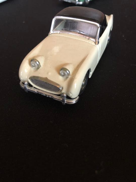 【美品】オースチンヒーレー　ミニカー4台セット