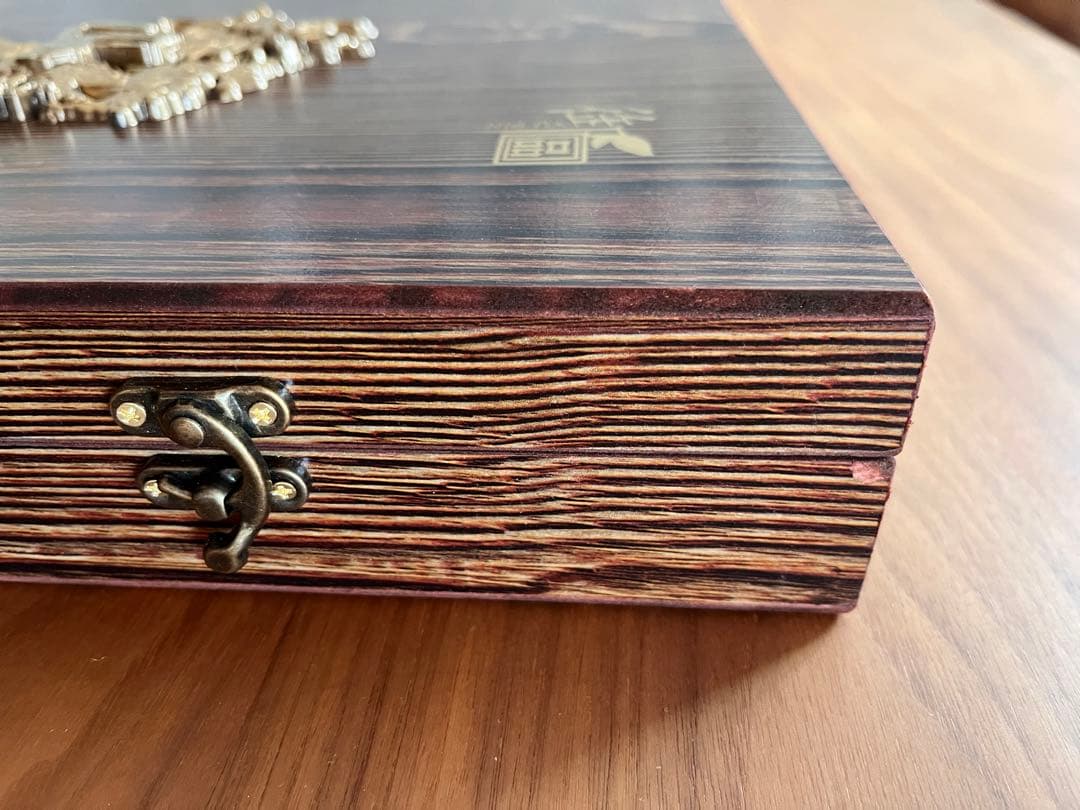 高級 高麗人参 東北山参 朝鮮人参 希少 鑑定書 木箱付 お土産