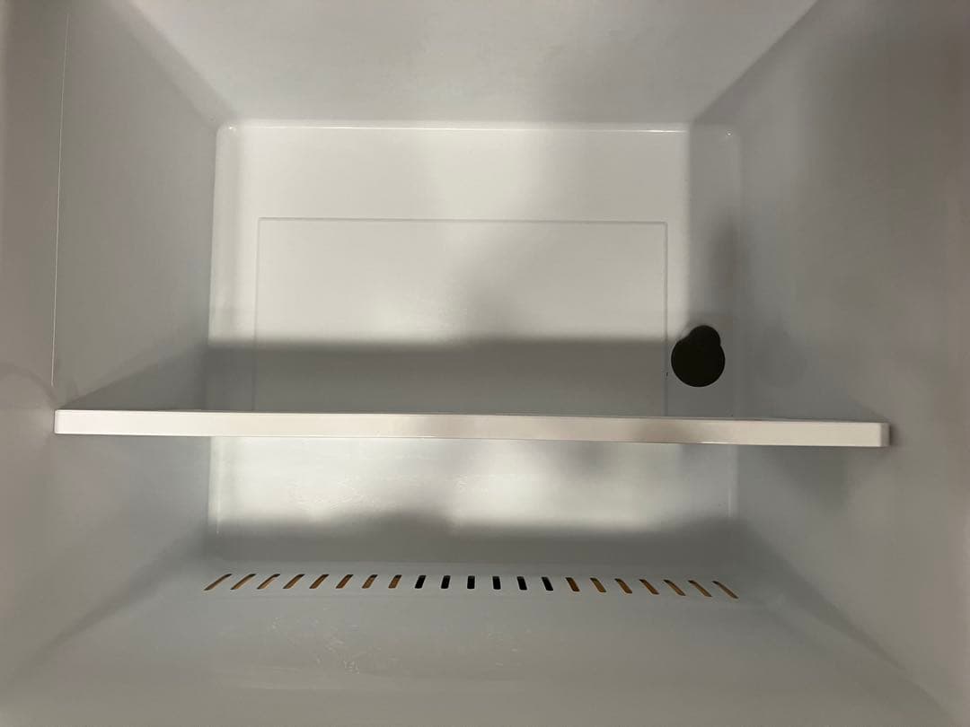 【送料込】　Hisence 冷蔵・冷凍庫　ホワイト　358L