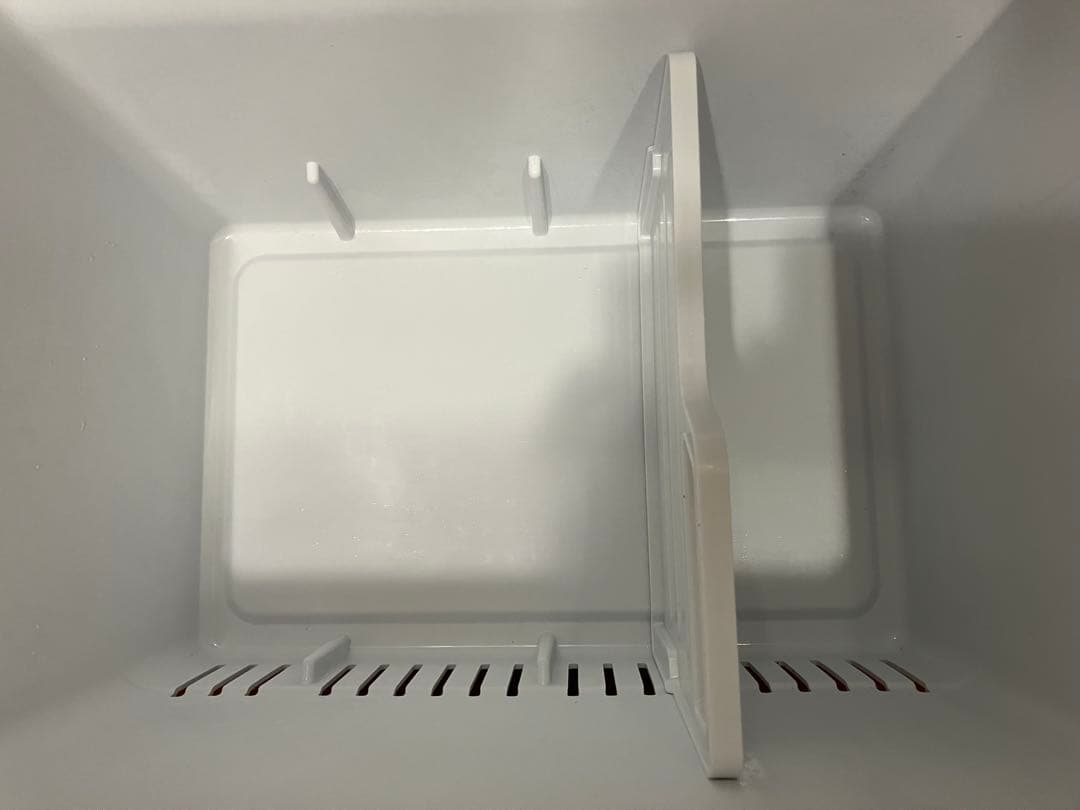 【送料込】　Hisence 冷蔵・冷凍庫　ホワイト　358L