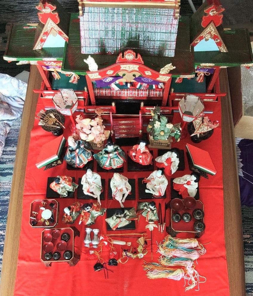 御殿飾り豊寿殿と雛人形、小物のセット
