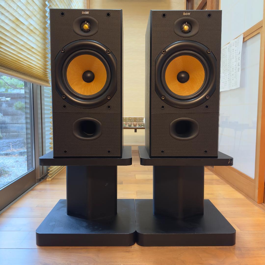 B&W DM602 / 美品 / シリアル連番 / スタンドのおまけ付き B&W DM602 / 美品 / シリアル連番 / スタンドのおまけ付き B&W DM602