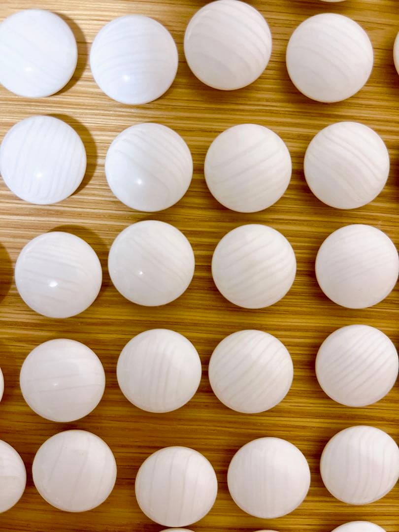 美品 碁石 蛤 36号 那智黒 高級 囲碁 白石 黒石 碁笥付き 桐箱