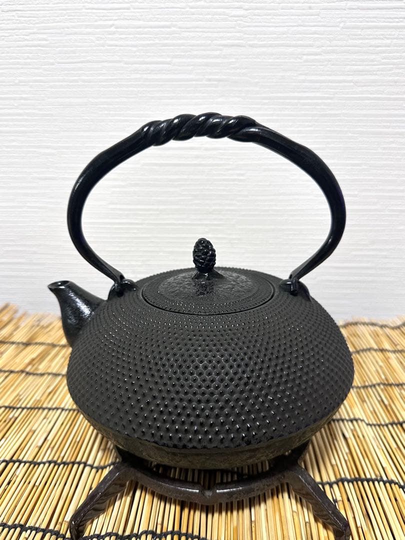 未使用品、供箱、栞、取説付 南部名工金秀 及春鋳造捻鉉算盤形アラレ