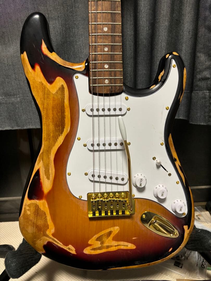エレキギター サンバースト レリック　ジャンク