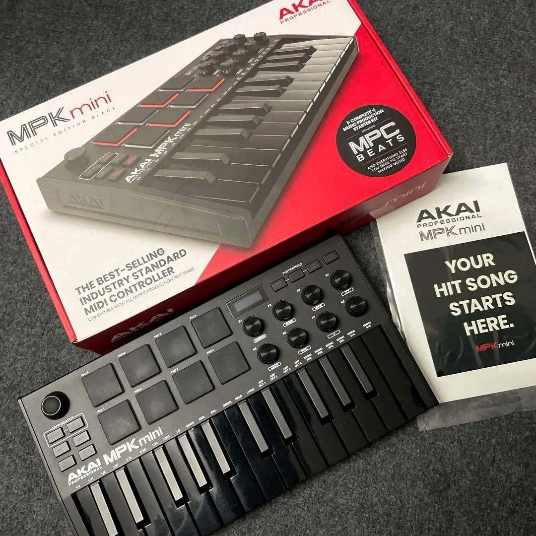 AKAI キーボードコントローラー 8パッド MPKMini ブラック M1