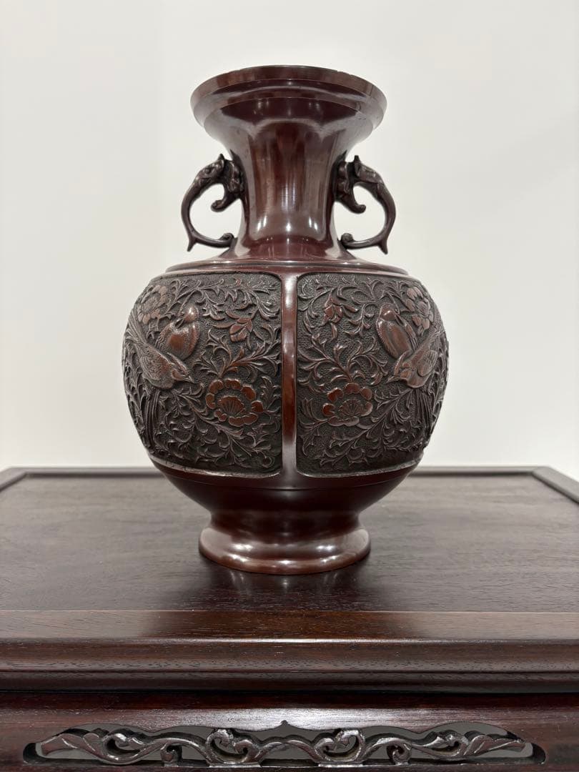銅製 浮彫り花鳥花瓶
