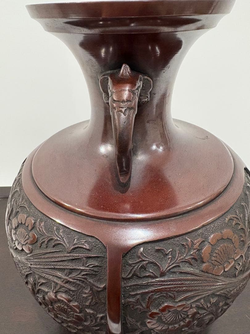 銅製 浮彫り花鳥花瓶