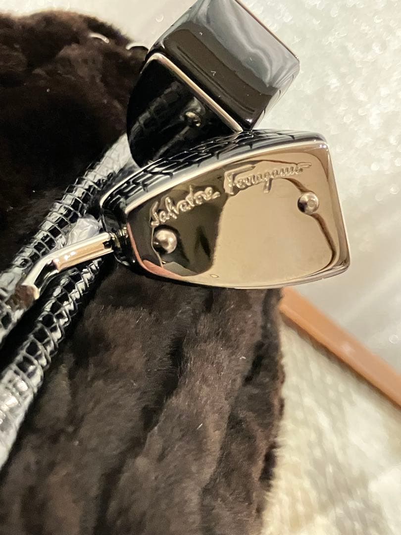 Ferragamo パーティーバッグ 黒 ファー　リザード　ミンク