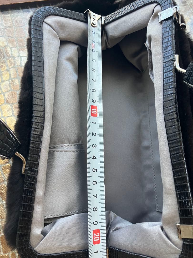 Ferragamo パーティーバッグ 黒 ファー　リザード　ミンク