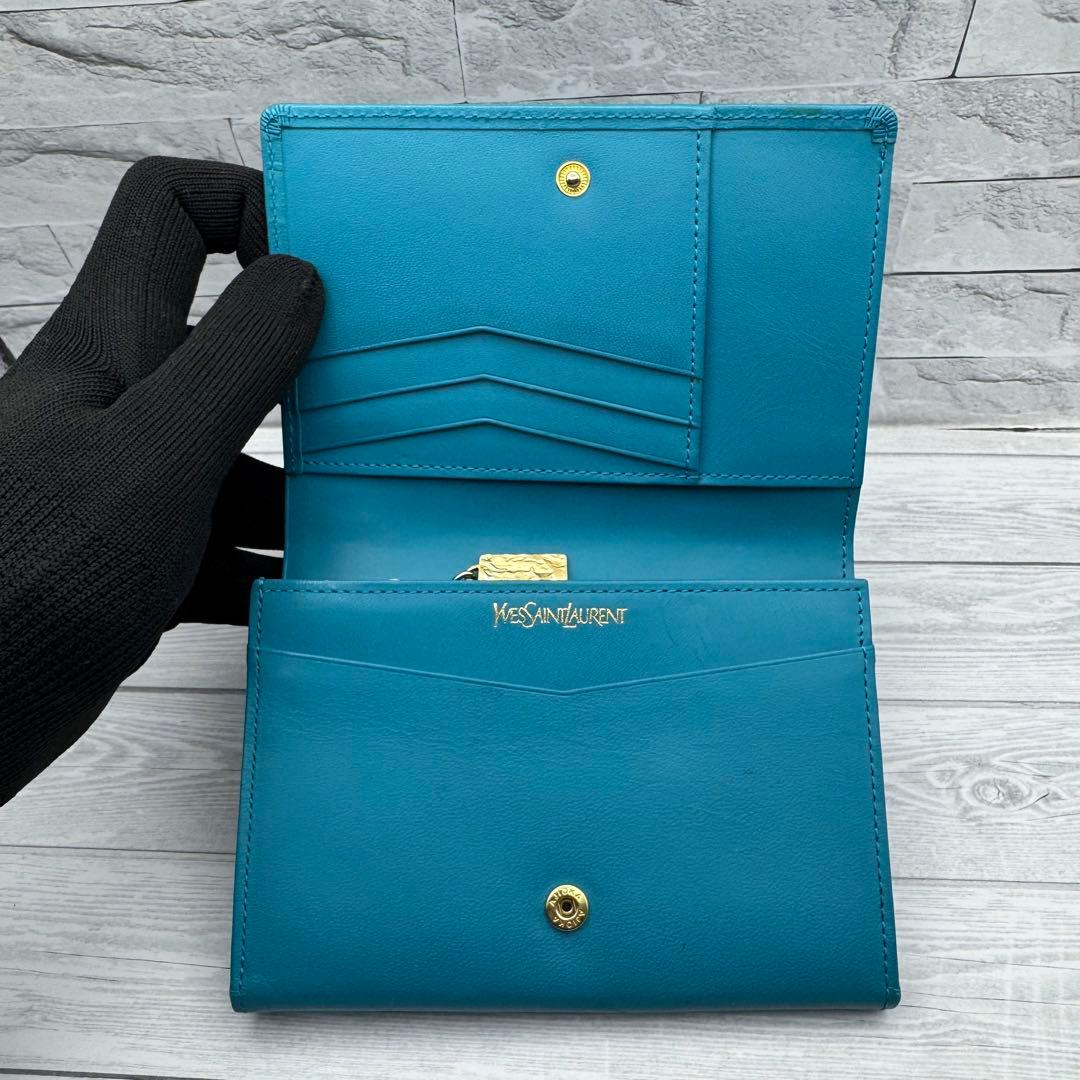 Yves Saint Laurent　二つ折り財布　レザー　ターコイズブルー
