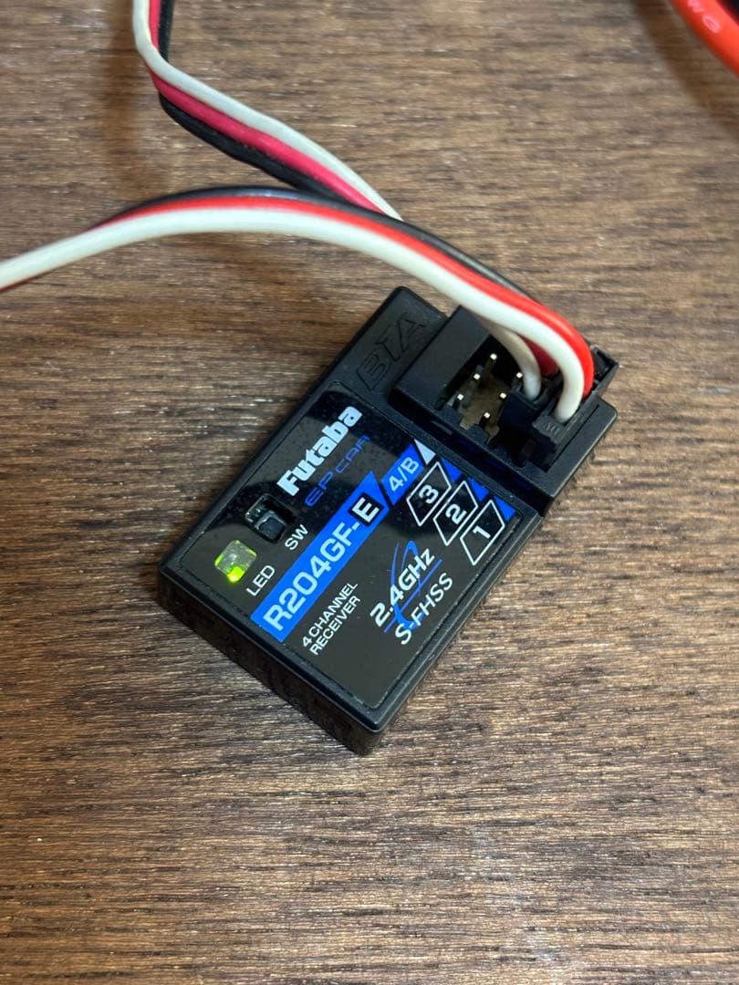 フタバ4PL-2.4G 受信機2個付き