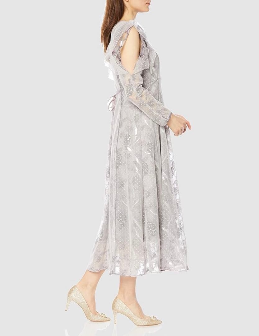 【最終価格】SNIDEL シャイニーエンブロイダリーワンピース