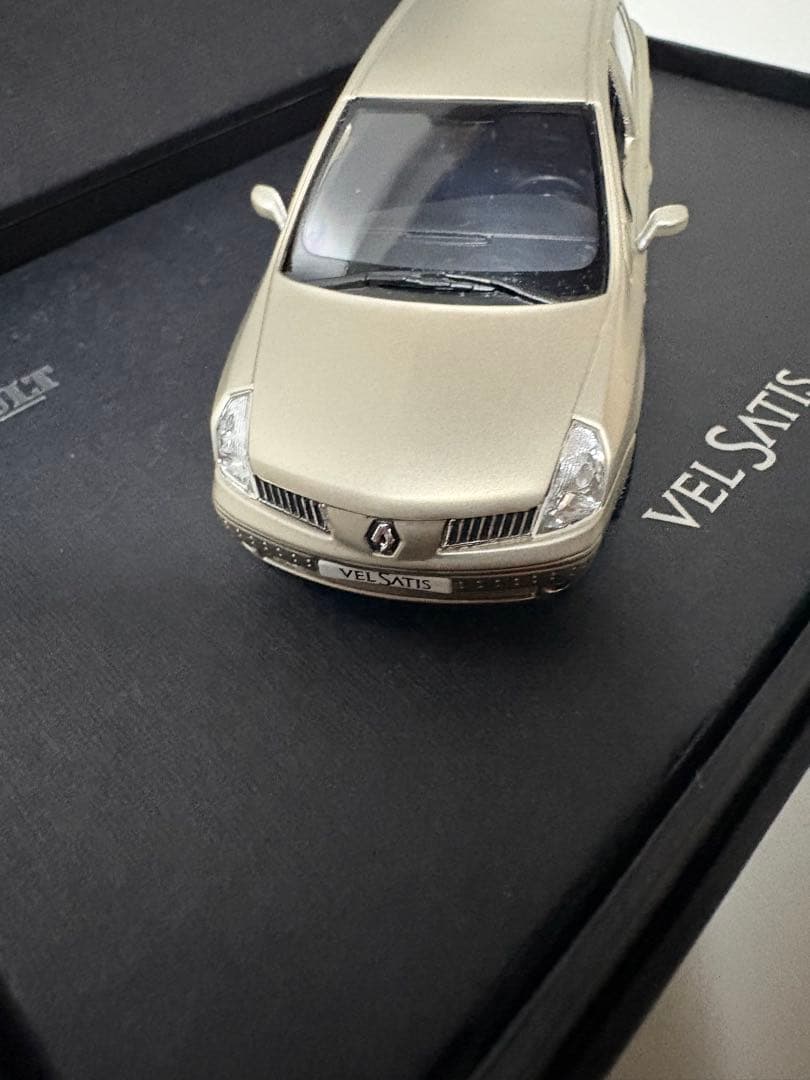 激レア！ルノーの最高級フラッグシップ「ベルサティス」 1/43