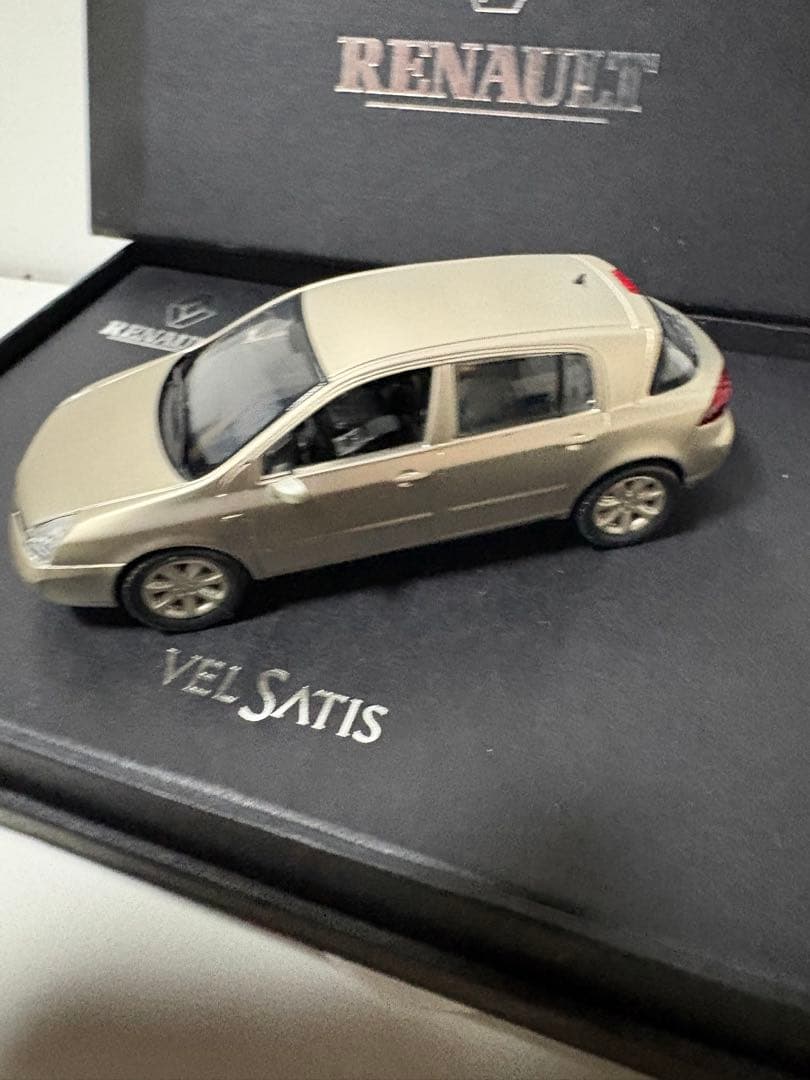 激レア！ルノーの最高級フラッグシップ「ベルサティス」 1/43