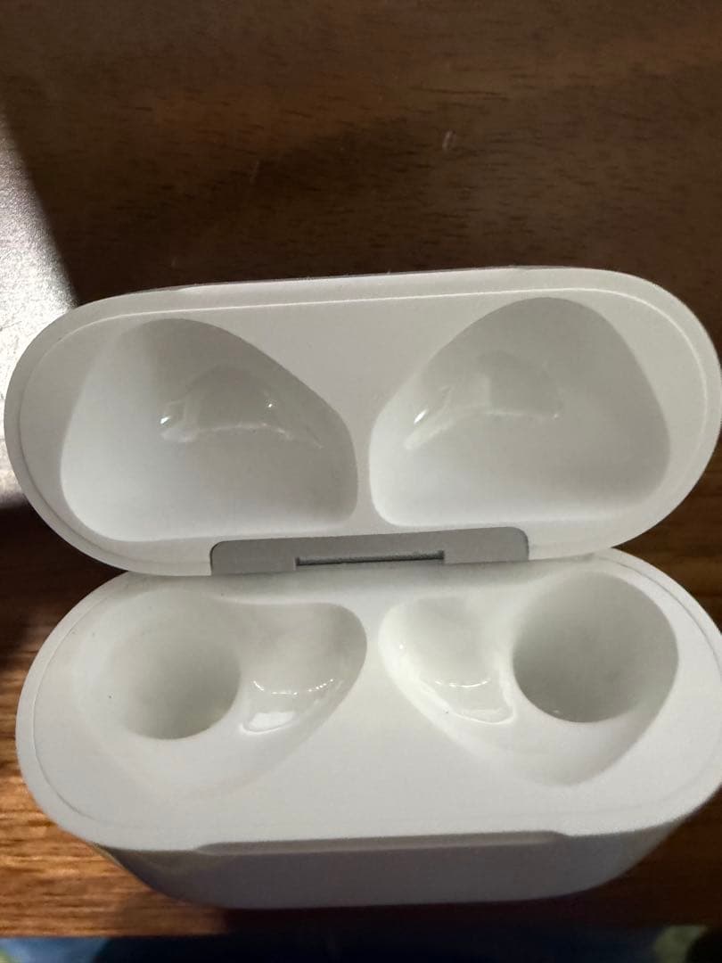 Apple AirPods4 ノイズキャンセリングなし 本体 ケースのみ Apple