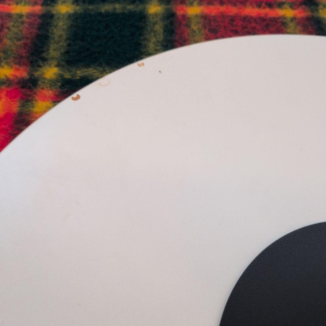 ホワイト円形ダイニングテーブル