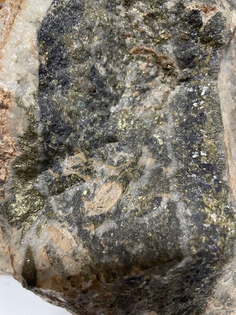 ✳️金鉱石と思われる岩石 ch-ksa.com