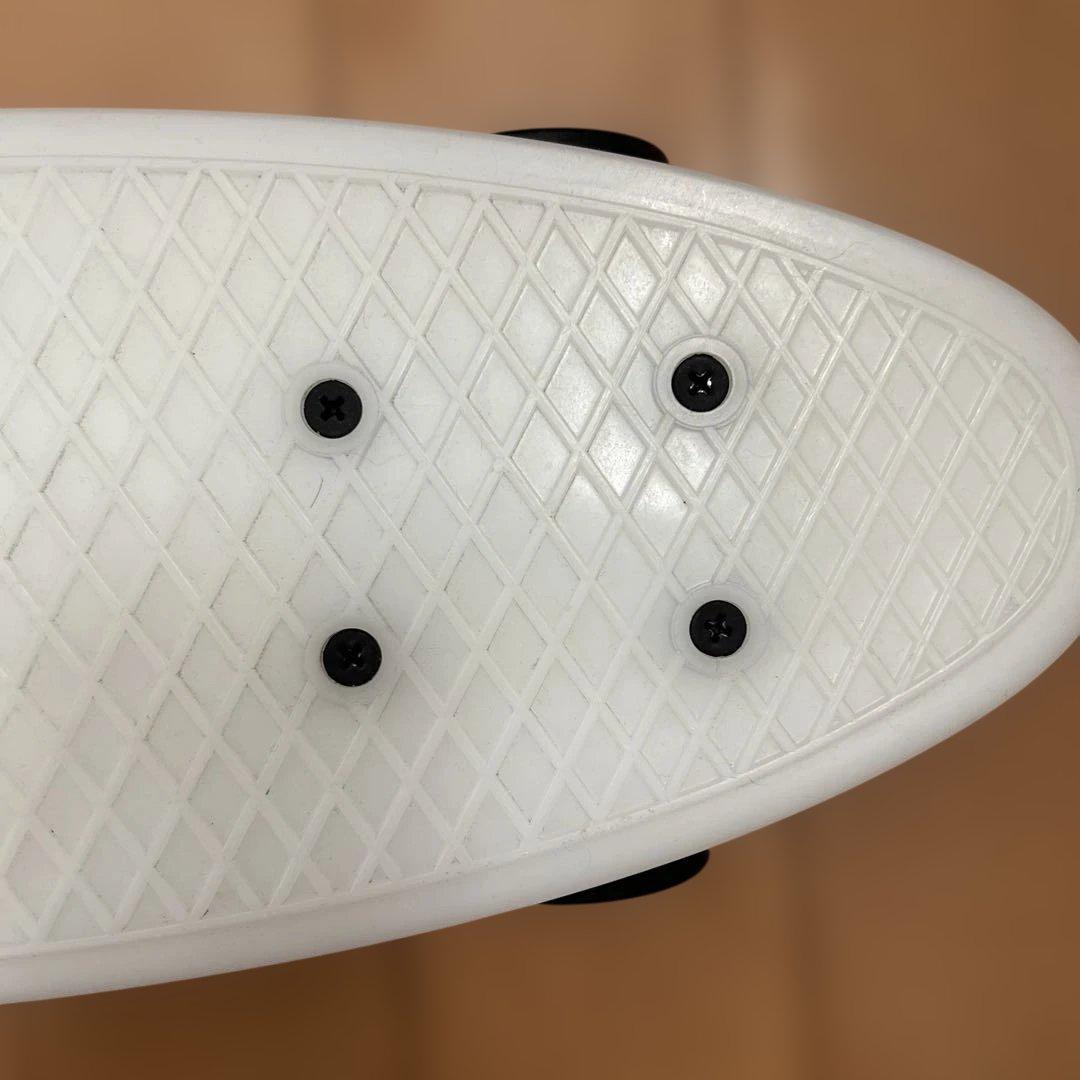 Penny ペニー　スケートボード 22インチ　ホワイト 蓄光 クルーザータイプ