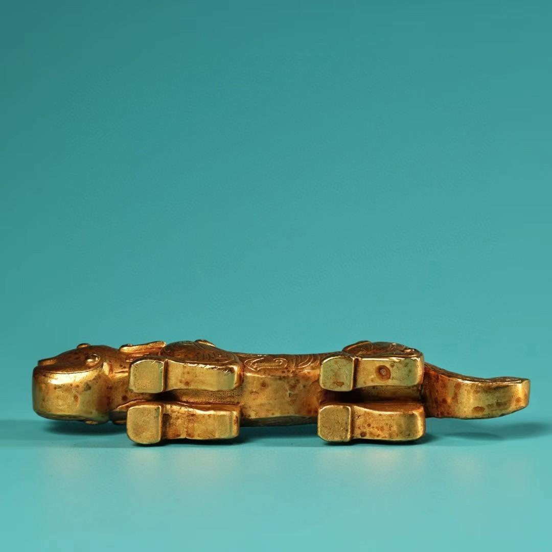 中国古美術・旧蔵鎏金の虎符・兵符・純銅製・高浮彫・置物・書道具・文房具・風水開運