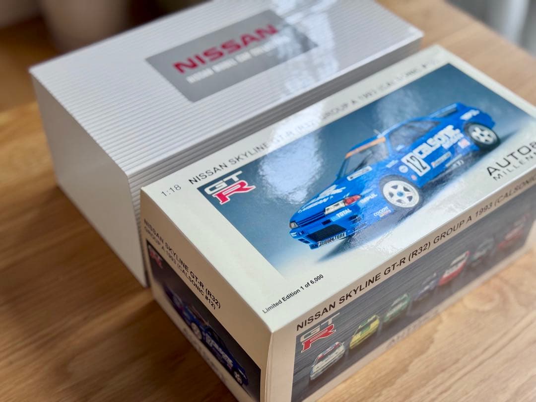ミニカー AUTOart SKYLINE GT-R (R32) CALSONIC #12