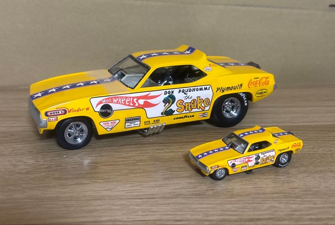 ホットウィール Plymouth Barracuda スネーク　ファニーカー