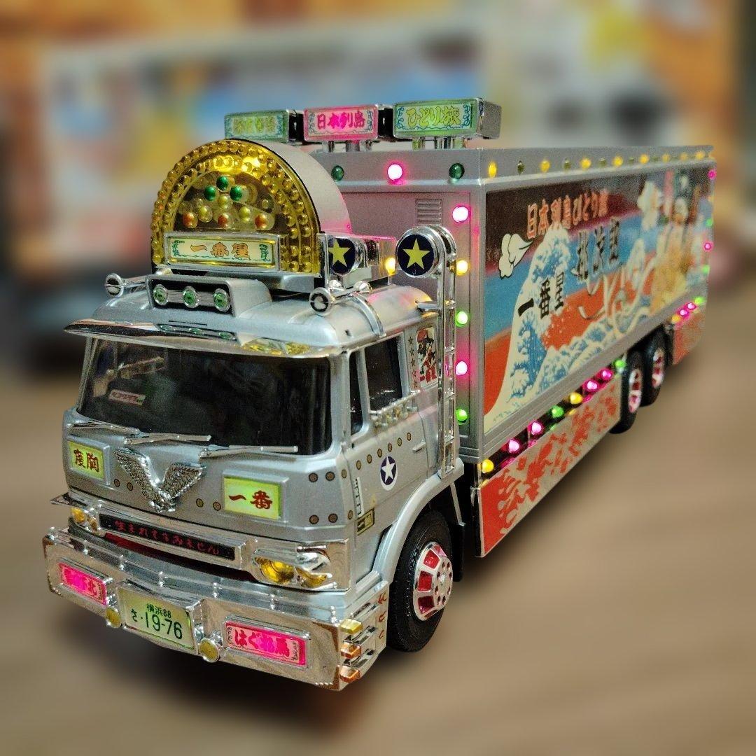 バンダイ　1/32 ラジオコントロール　トラック野郎　爆走一番星 Amazon.co.jp: スカイネット 1/32 RC トラック野郎 No.04 爆走一番星