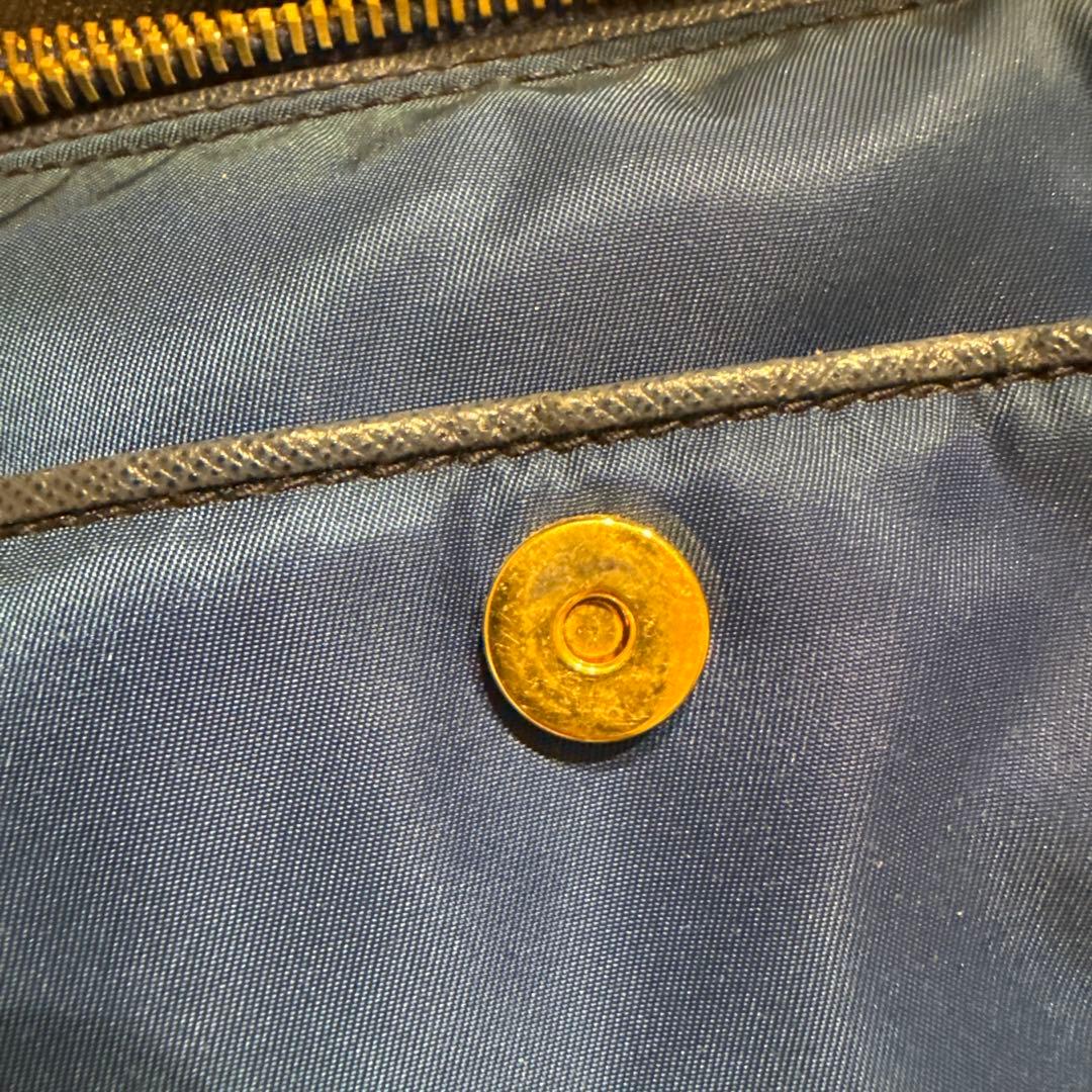 PRADA ブルーハンドバッグ