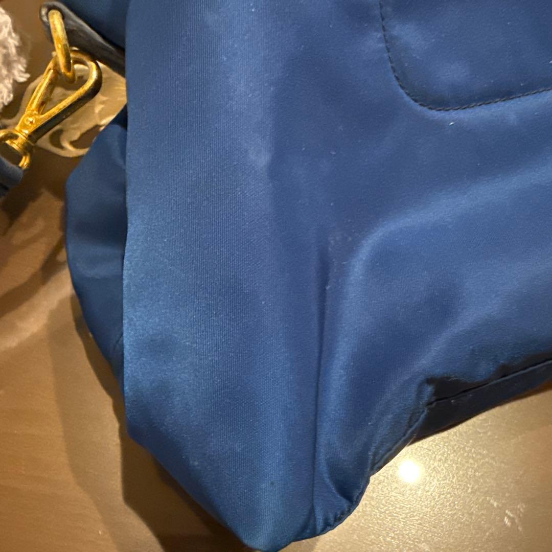 PRADA ブルーハンドバッグ