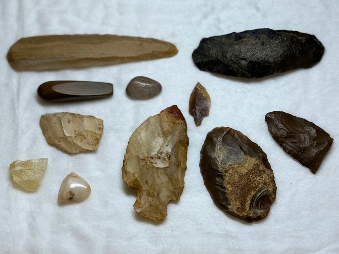 T54 古代コレクション 石器時代 矢尻 石斧 発掘収集品 矢尻全長7.3㎝ T54 古代コレクション 石器時代 矢尻 石斧 発掘収集品 矢尻全長7.3