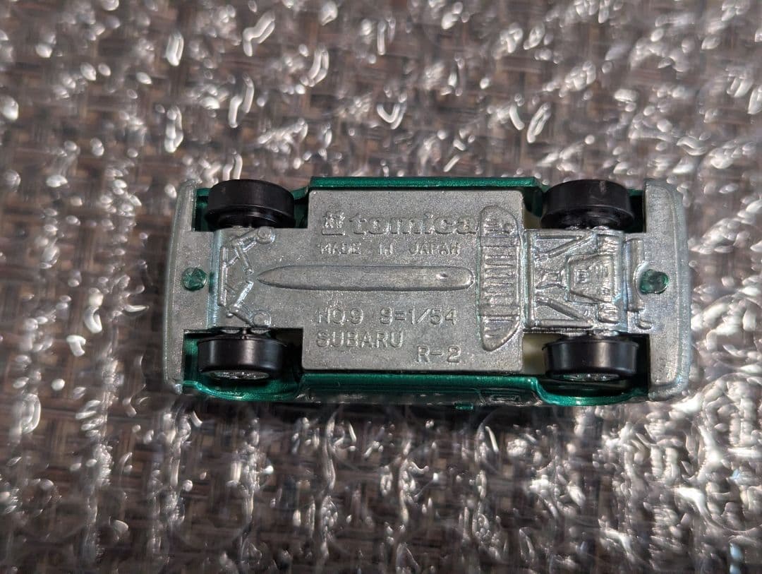 9 トミカ スバル r2 白シート 黒箱 日本製