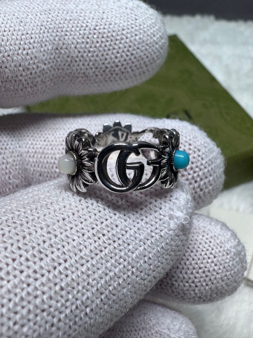 GUCCI シルバーリング フラワーデザイン