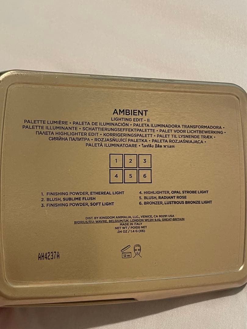 チーク Hourglass ambient lighting palette