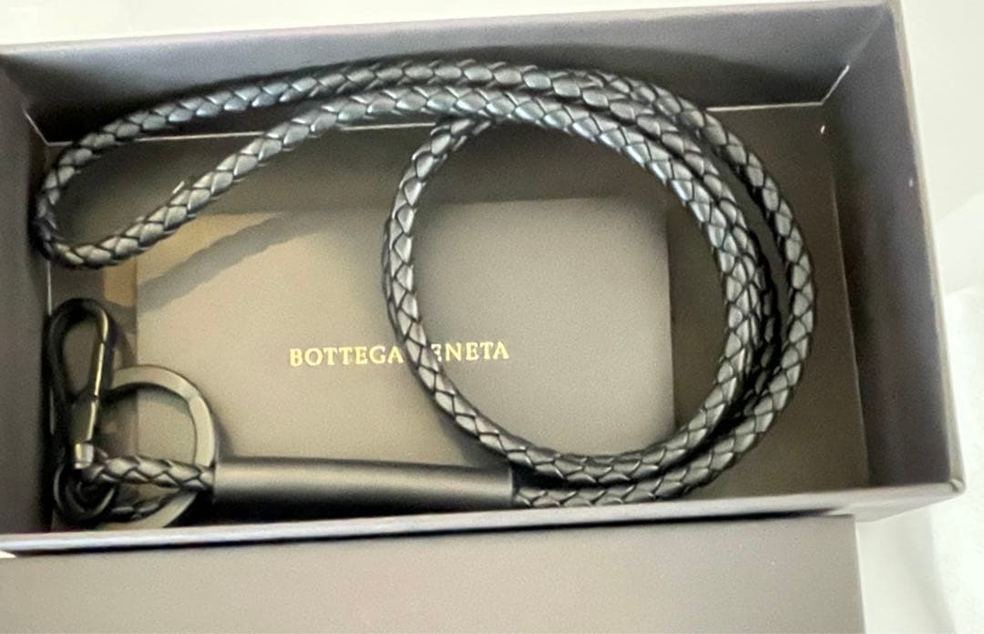 BOTTEGA VENETA イントレチャートネックストラップキーリング黒中古