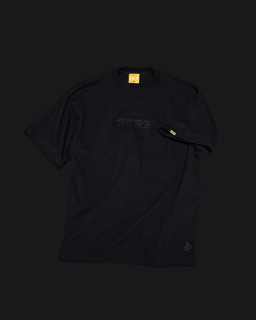 FR2 NFTカード所持者限定Tシャツ　Lサイズ 楽天市場】#FR2 2024 BLACK RABBITS LOGO HOODIE SIZE-L NFT保有者限定