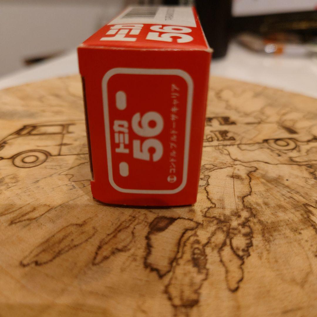 赤箱トミカ 56　UDトラックス コンドルブルドーザーキャリア　日本製