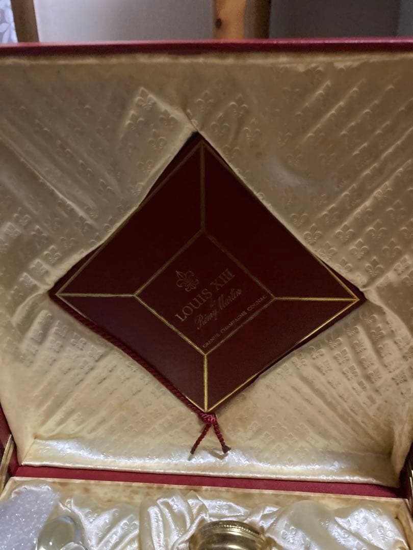 レミーマルタン ルイ13世 金キャップ 700ml 古酒】 箱付き