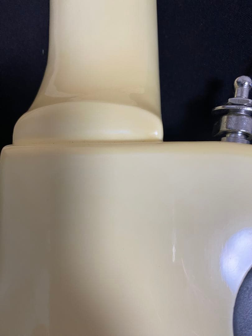 Epiphone レスポールスタイル エレキギター アイボリー