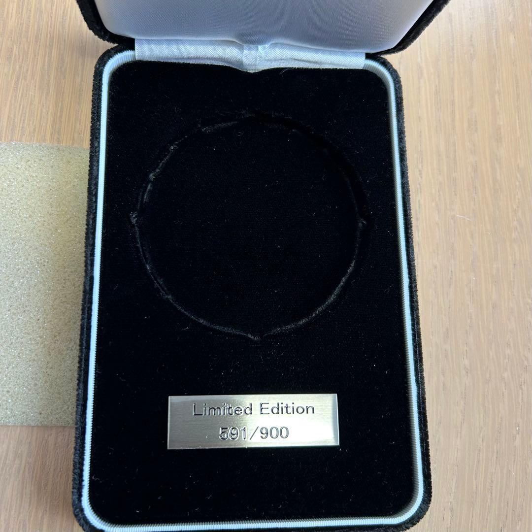 純銀 パイレーツ・オブ・カリビアン 限定メダル 591/900 Amazon.co.jp